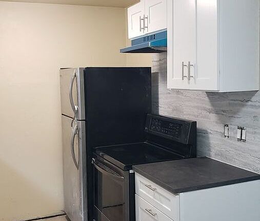 3rd image of 3022 NE 137th St APT 8