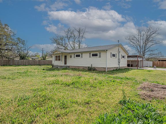 3rd image of 900 Silver Creek Azle Rd