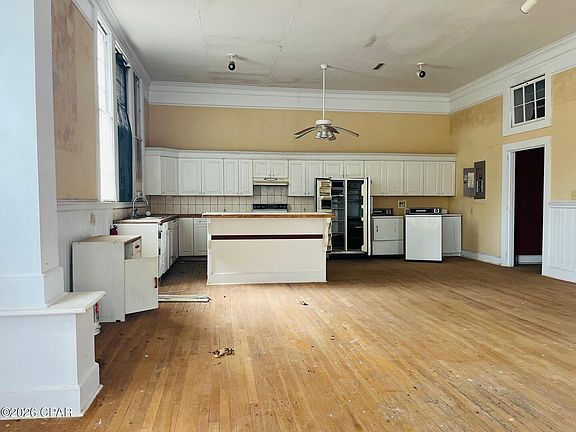 3rd image of 4181 Applewhite St