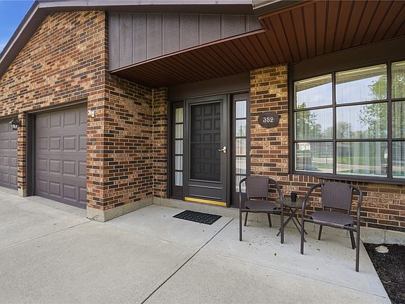 5th image of 352 Kimbary Dr