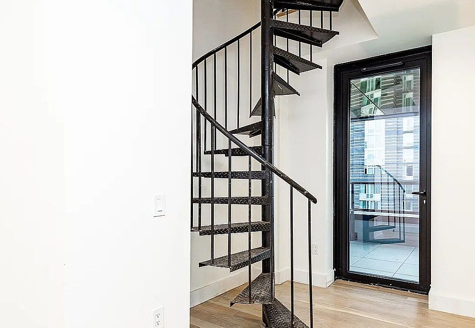 1st image of 260 Gold St #1201-13