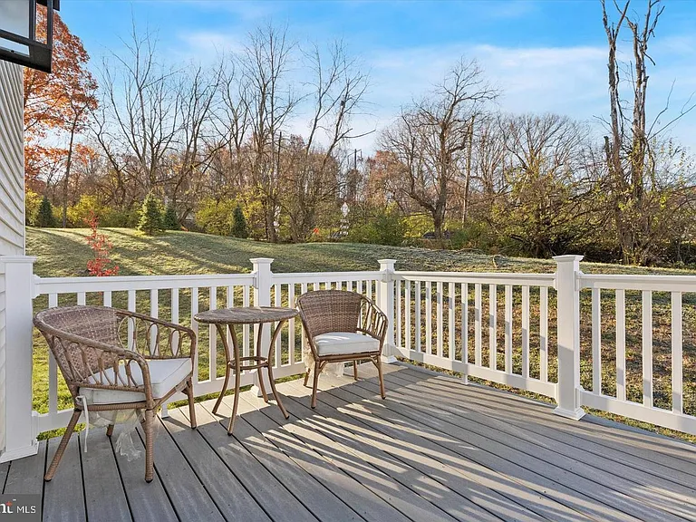 141 Four Leaf Dr — Photo 40