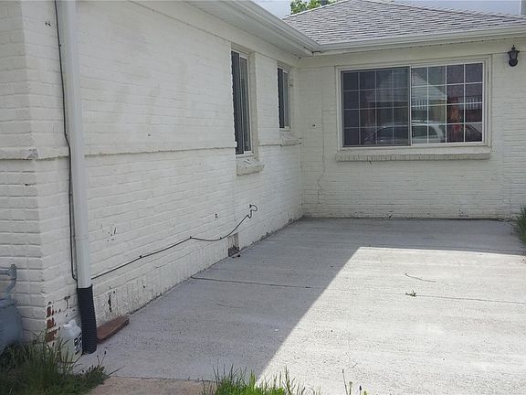 3rd image of 475 Orange Ct