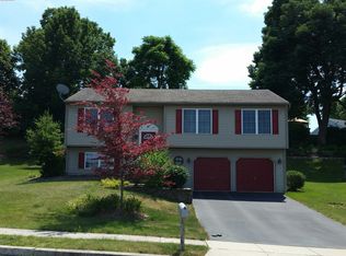 4414 Hillside Rd, Reading, PA 19606