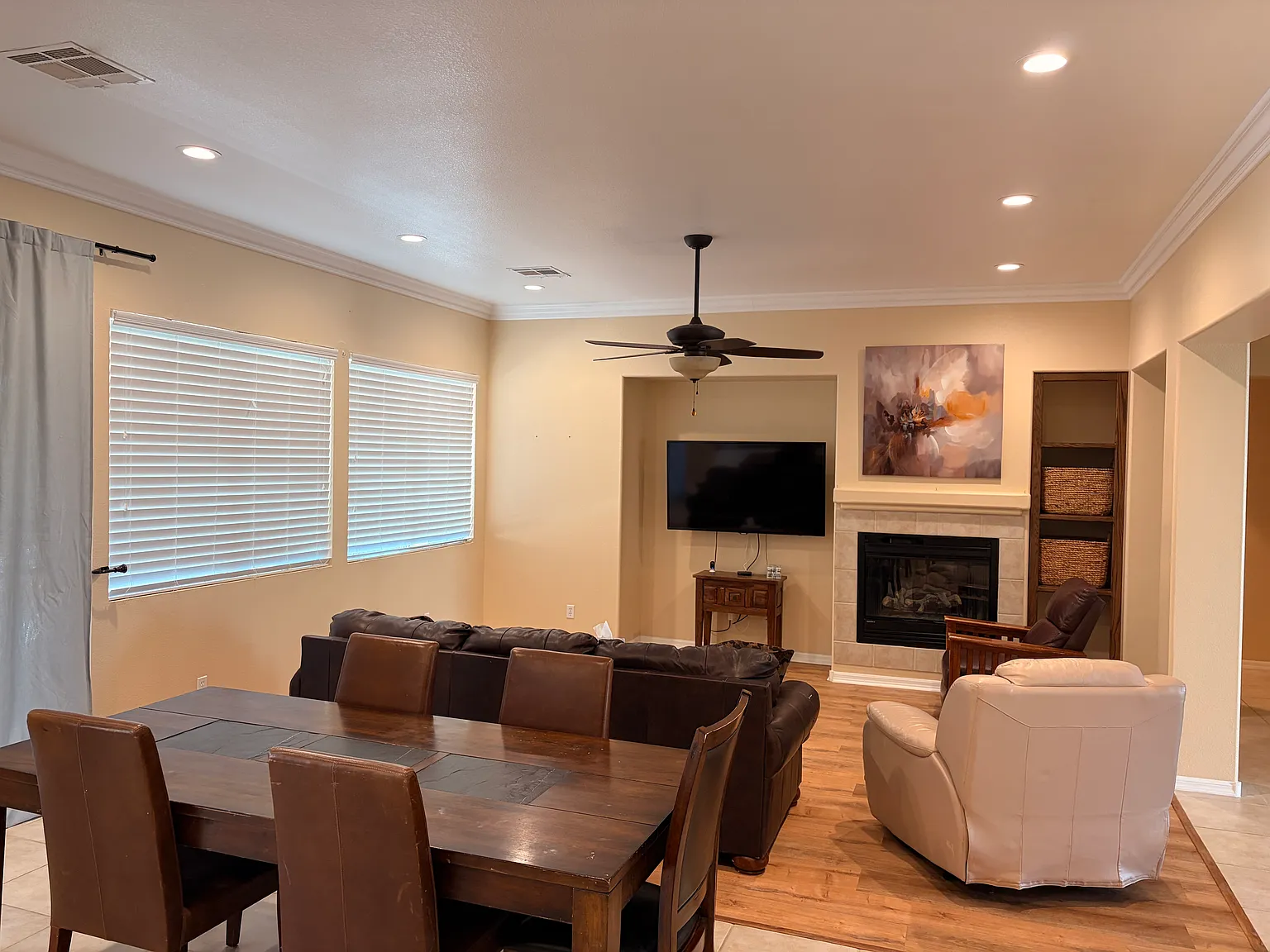 3 bed, 2.5 bath, 2510 sqft, $2,345 — Photo 2