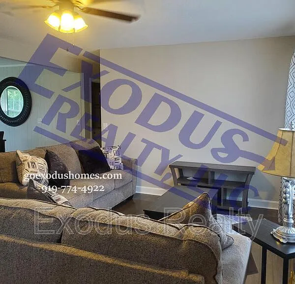 3015 Wicker St — Photo 6