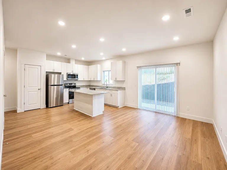 5828 W 40th Ct — Photo 25