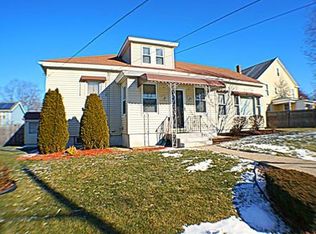 39 Booth Rd, Methuen, MA 01844