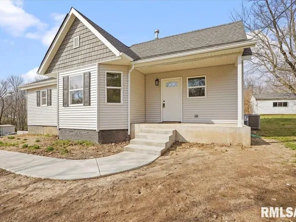 203 Jefferson St, Pawnee, IL 62558