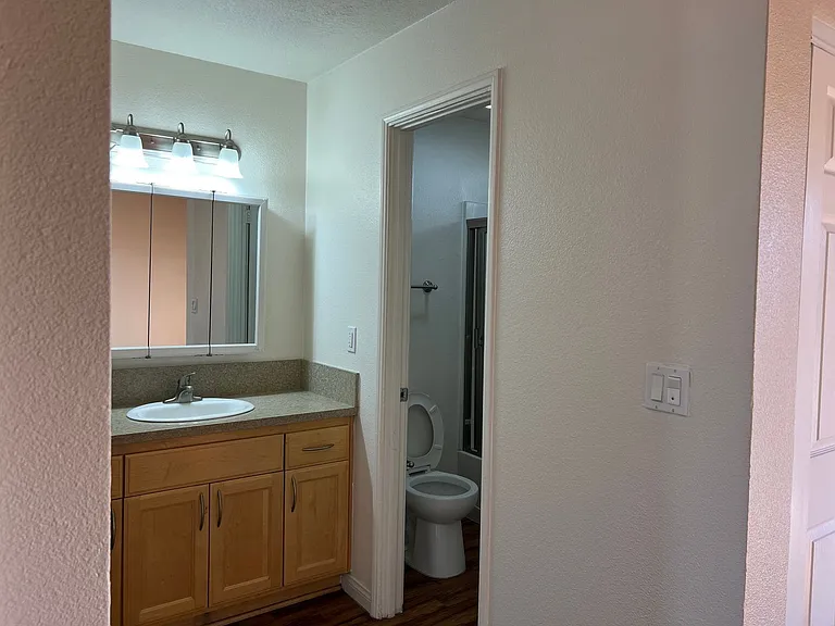 2701 W McFadden Ave — Photo 40