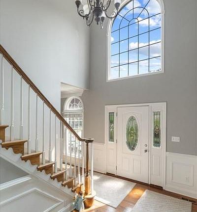 2nd image of 801 Deepwood Ct
