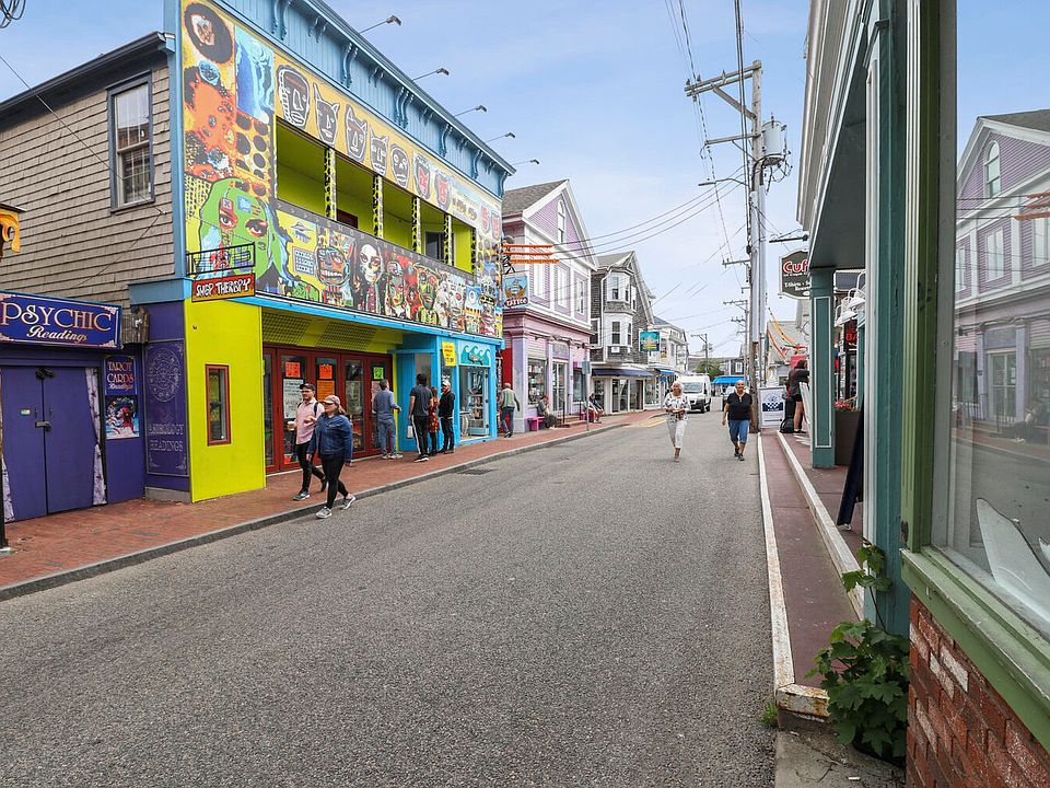 1st image of 289 Commercial St