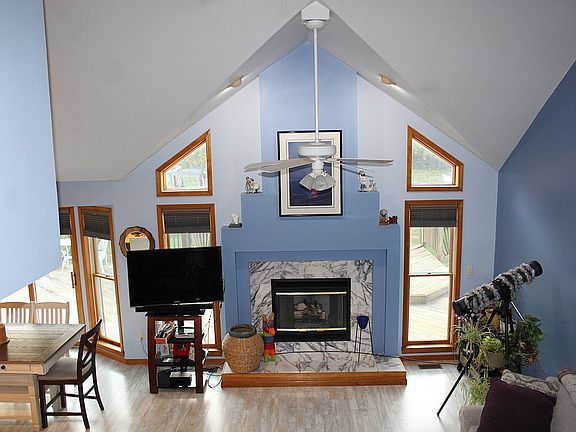 Great Room 15 x 21