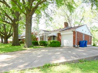 306 E Bellevista Dr, Independence, MO 64055