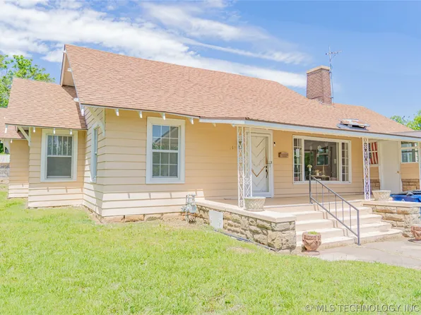 319 E 11th St, Pawhuska, OK 74056