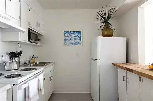1713 Burgundy St #204 — Photo 5