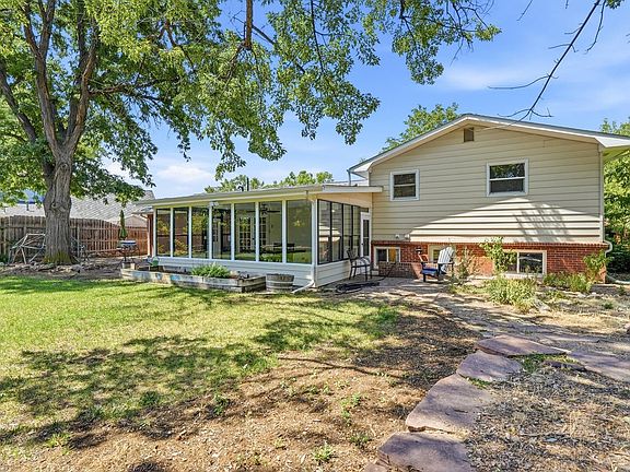 4th image of 14 Princeton Cir
