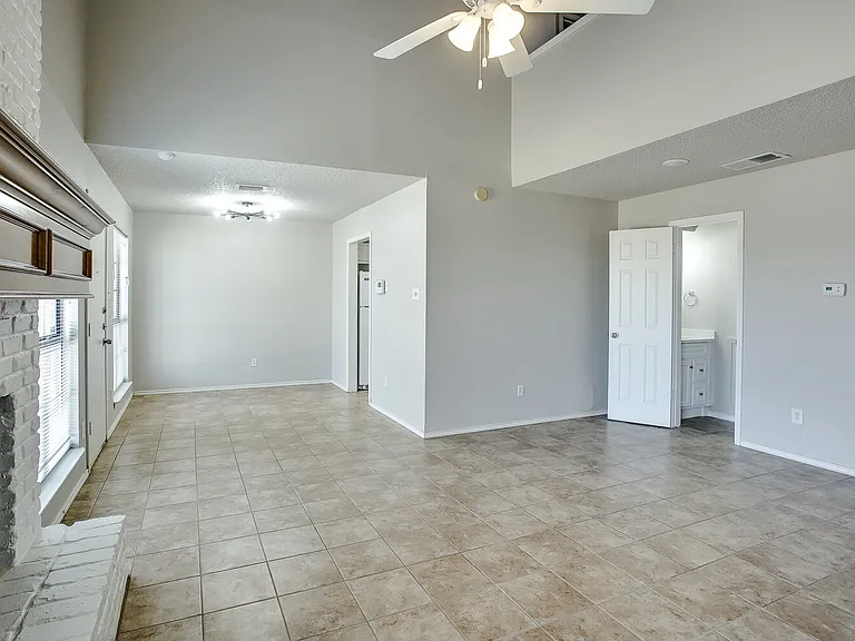 538 N Fulton Ave — Photo 3