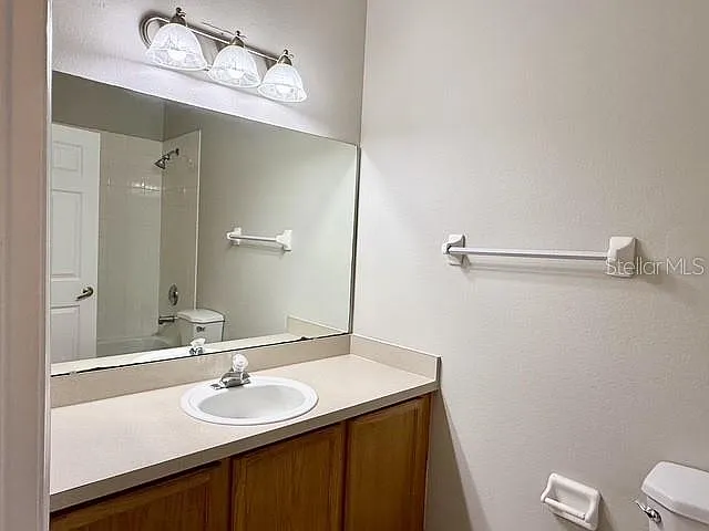 2300 The Oaks Blvd — Photo 43