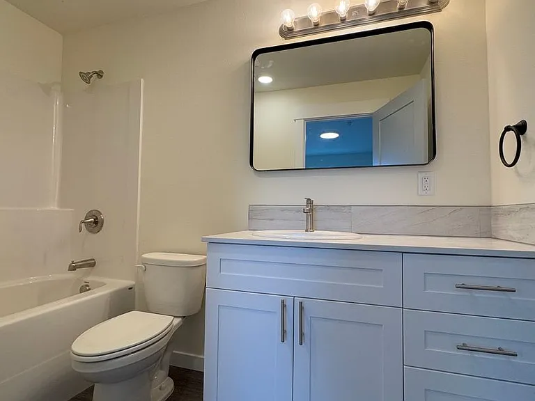 503 E Helena Ave — Photo 20