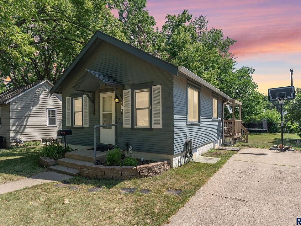 1st image of 304 S Lyndale Ave