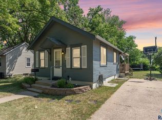 304 S Lyndale Ave, Sioux Falls, SD 57104