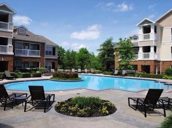 4261 NE Meadow Creek Cir APT 204, Fayetteville, AR 72703