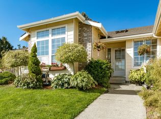 470 SW Erie Cir, Oak Harbor, WA 98277