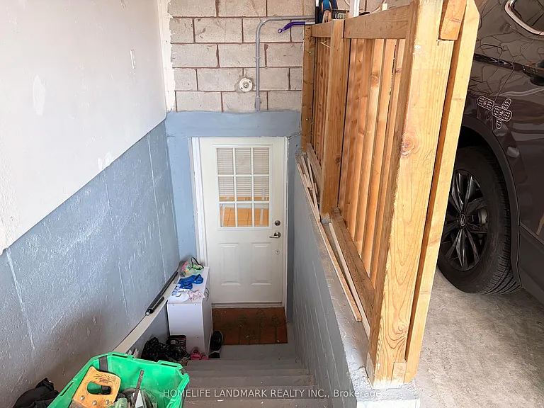 2587 Credit Valley Rd — Photo 10