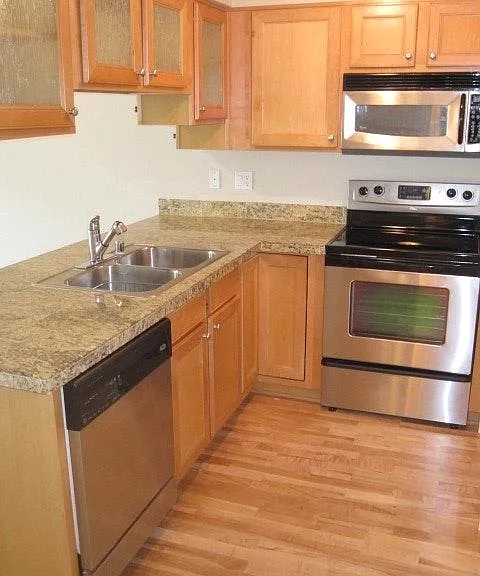 2200 Thorndyke Ave W #306 — Photo 2