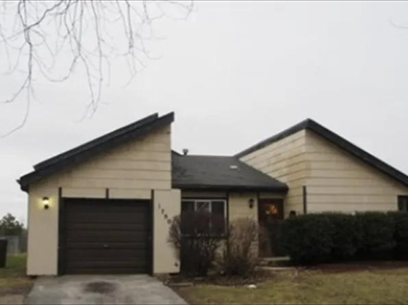 17903 Chartres Ct, Hazel Crest, IL 60429