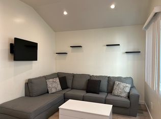 8348 Owens St, Sunland, CA 91040