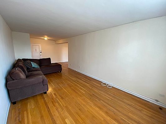3rd image of 8310 118th St APT 6N