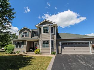 28 Independence Dr, Plattsburgh, NY 12901