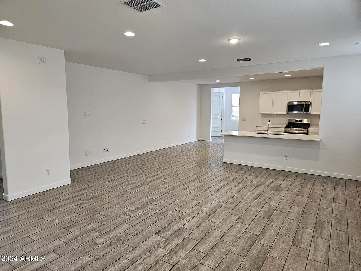 Building Photo - 4150 E Sagebrush St