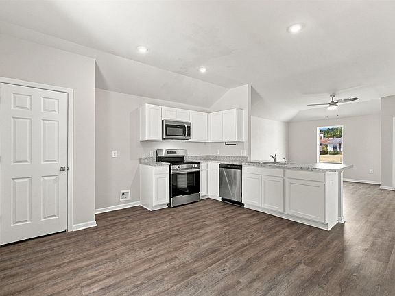 5th image of 593 Antler Way