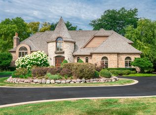 150 Braymore Ct, Inverness, IL 60010