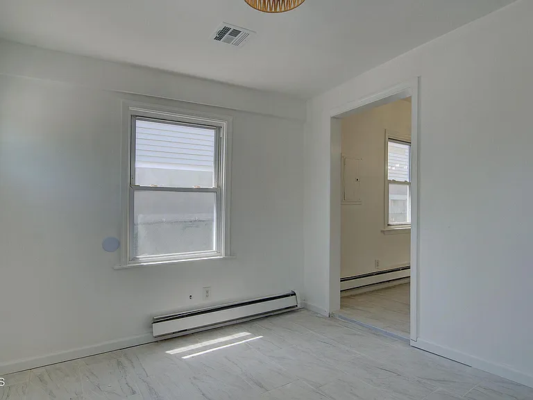 19 Bayview Ave #A — Photo 10