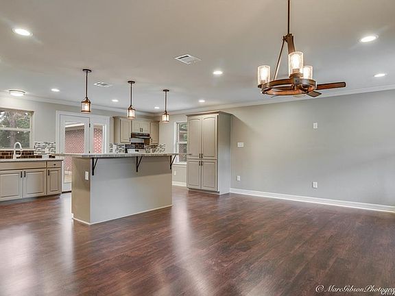 4th image of 1036 Wilton Pl