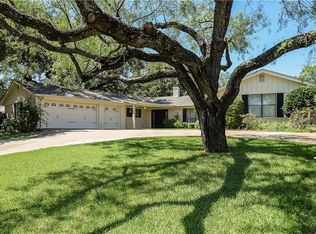 4024 Crescent Dr, Granbury, TX 76049