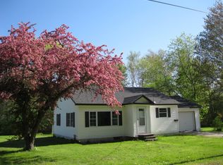 25 Goodwin St, Newport, ME 04953