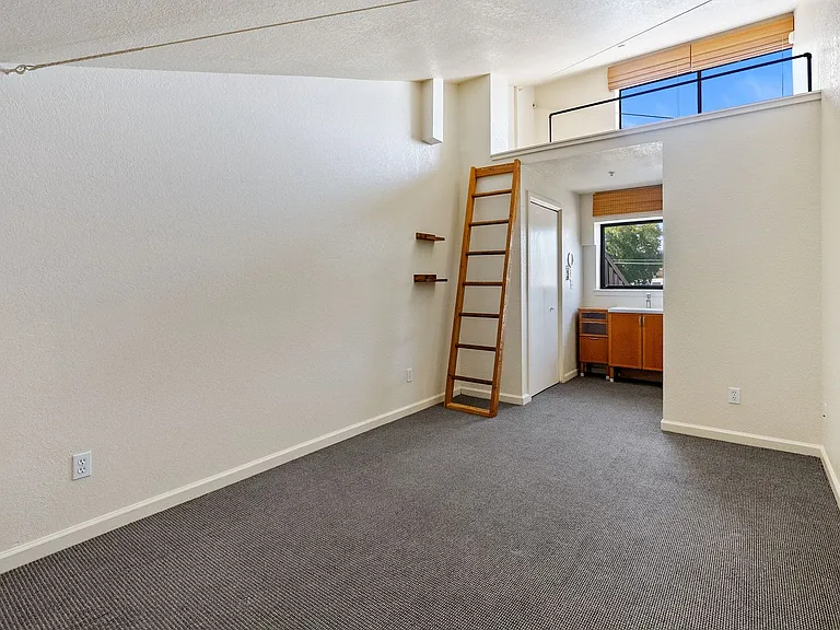 2074-2078 Parker Street - Residential — Photo 8
