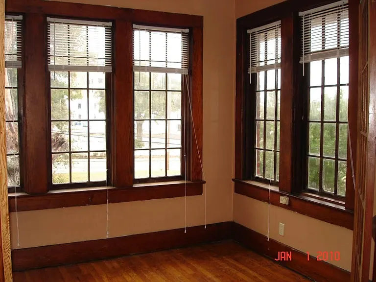 217 W La Rua St — Photo 6