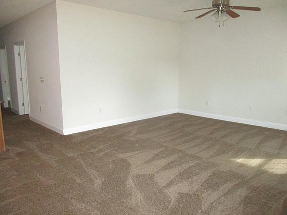 3rd image of 408 Club Villa Ct APT 2