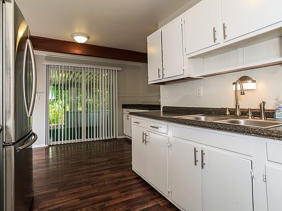 5th image of 70 Edgecombe Dr