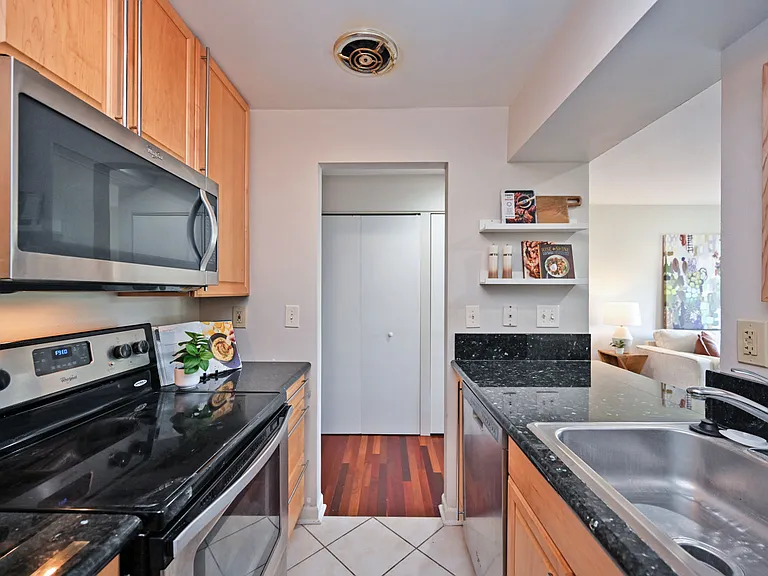 1815 William Howard Taft Rd #701 — Photo 12