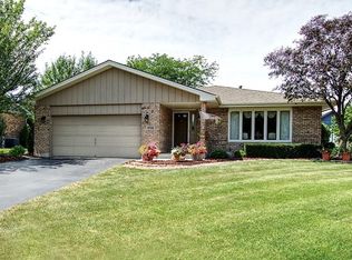 19316 Schoolhouse Rd, Mokena, IL 60448