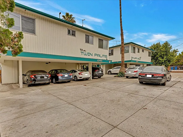 1347 N Las Palmas Ave #6 — Photo 13