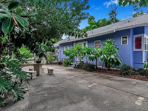 3rd image of 815 15th St N #815