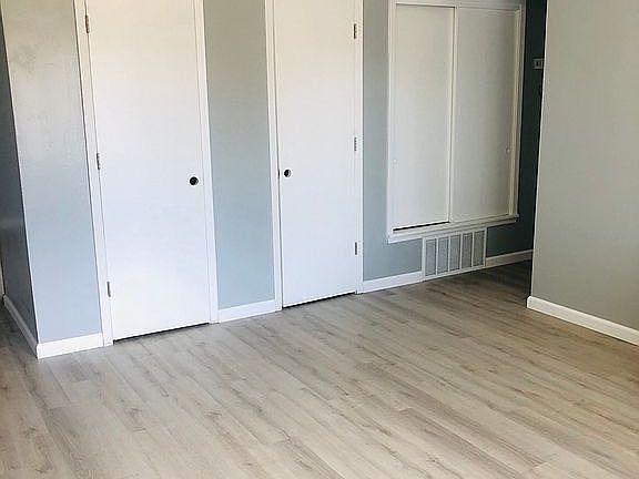 4th image of 922 W Princess Jeanne Dr